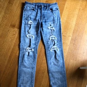 Distressed Light Wash Jeans (30W 32 L)